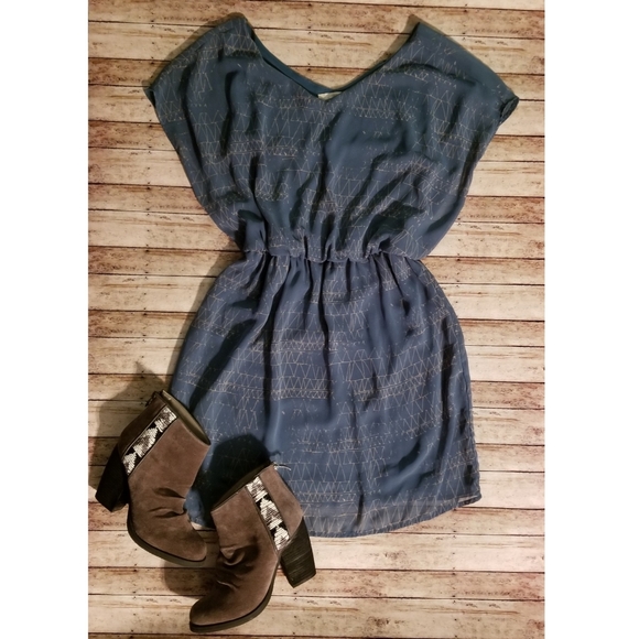 Lush Blouson Dress - Picture 1 of 4